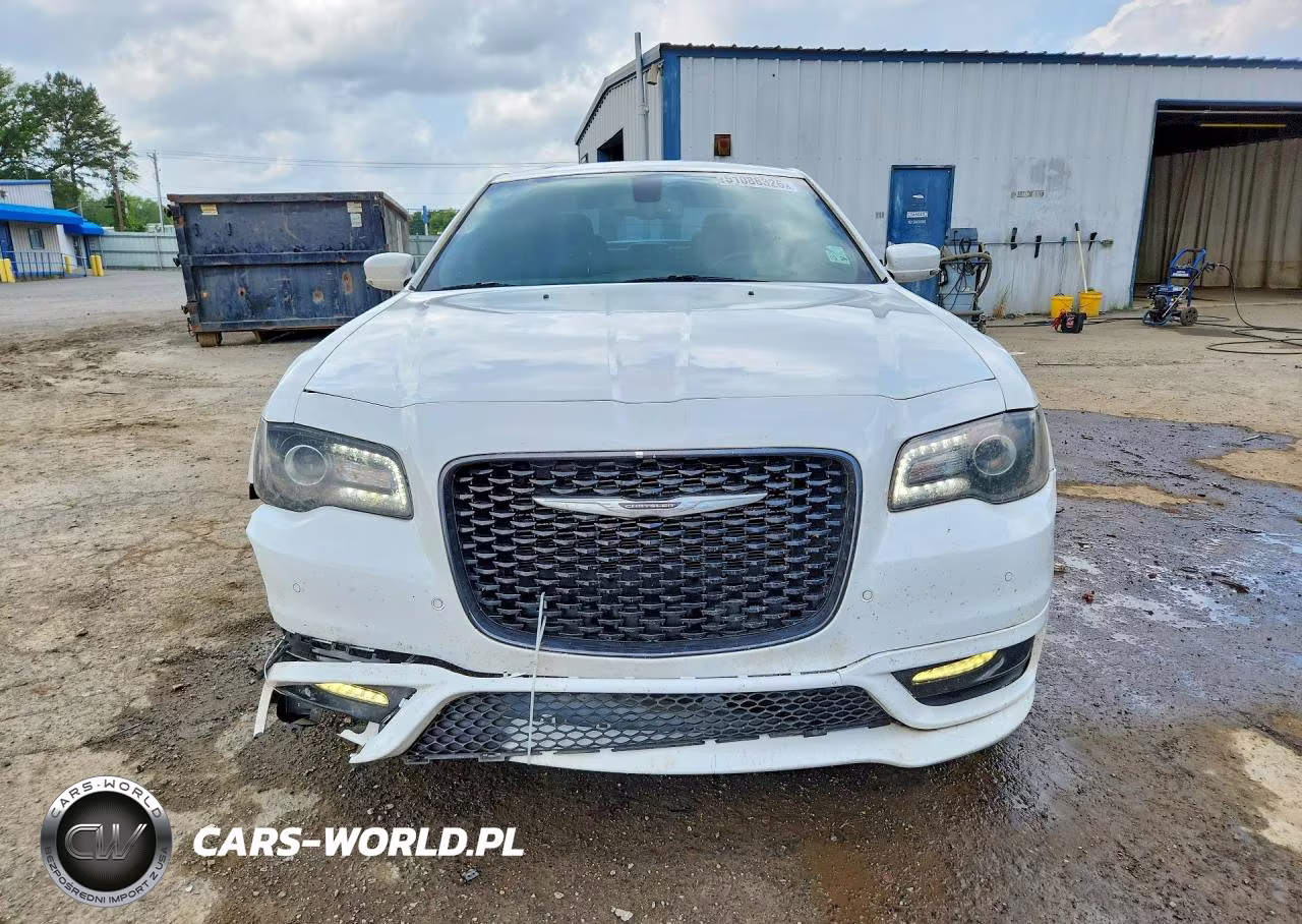 2018 Chrysler 300 S VIN:2C3CCABG3JH240035 - 5