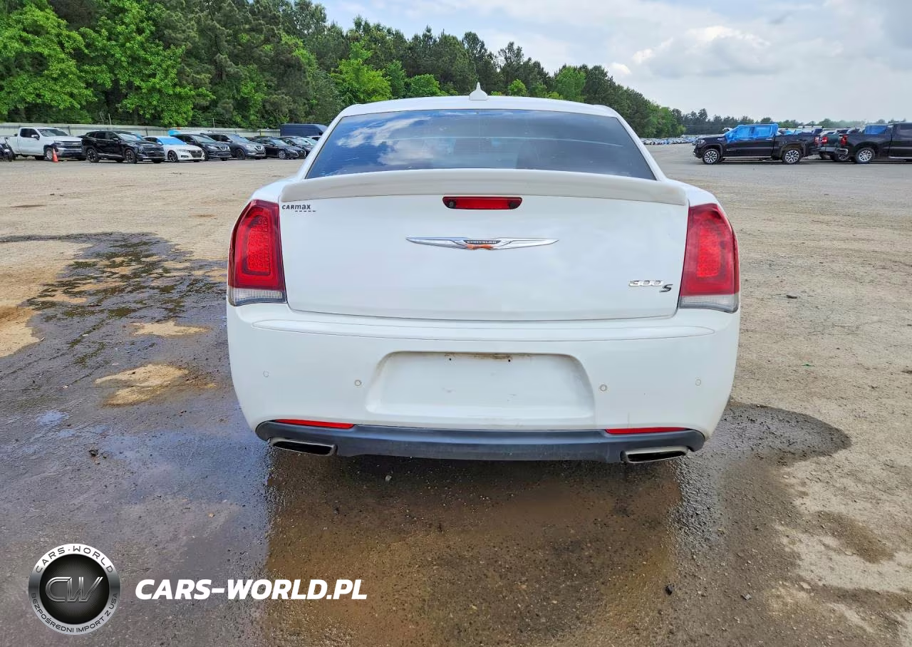 2018 Chrysler 300 S VIN:2C3CCABG3JH240035 - 6