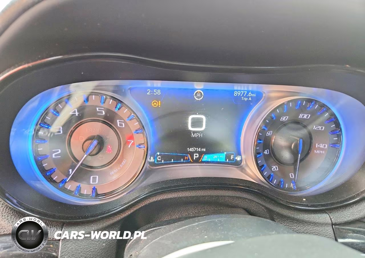 2018 Chrysler 300 S VIN:2C3CCABG3JH240035 - 9