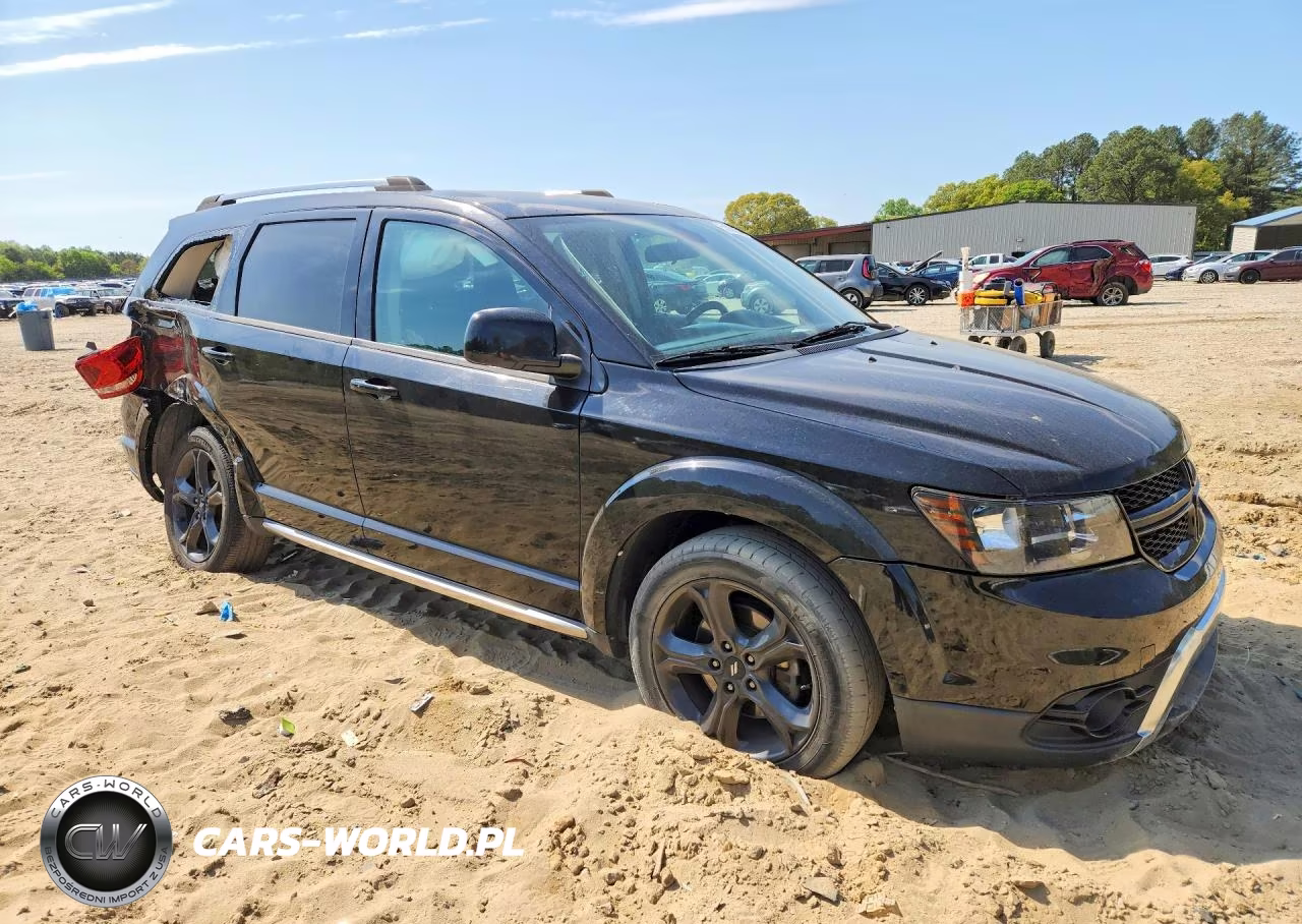 2018 Dodge Journey Crossroad VIN:3C4PDDGG9JT386970 - 4