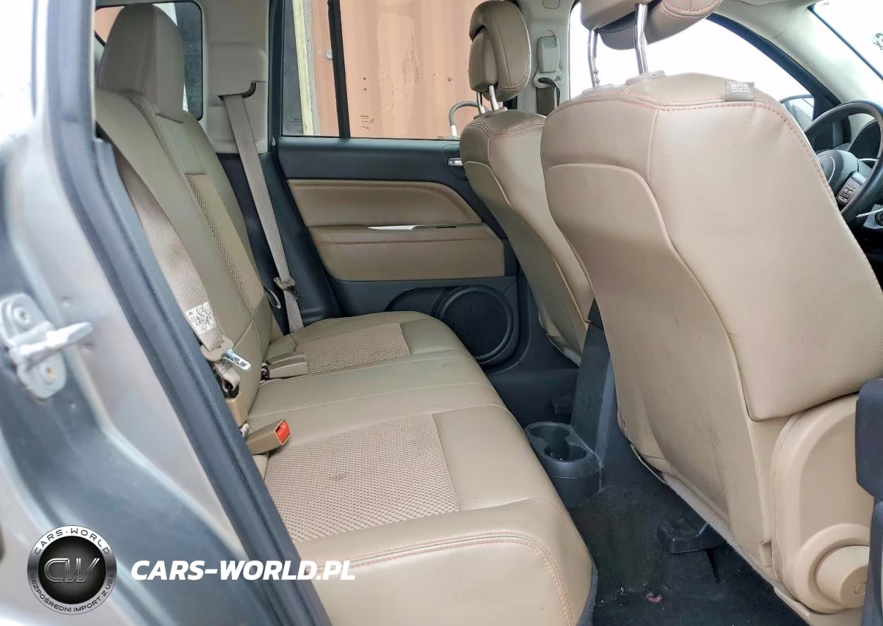 2014 Jeep Compass Latitude VIN:1C4NJCEA1ED588237 - 10