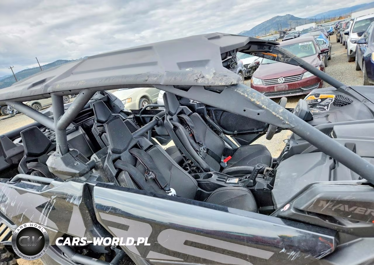 2025 Can-Am Maverick X3 Utility Vehicle VIN:3JBVNAV46SE000364 - 9