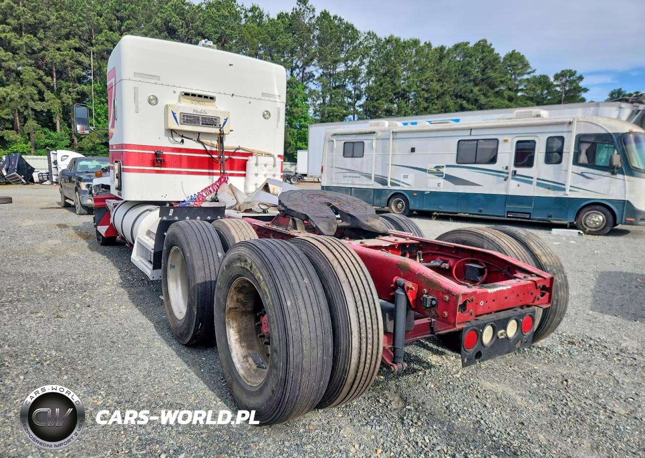 2010 Kenworth T800 Semi Truck VIN:1XKDD08X5AJ271398 - 3