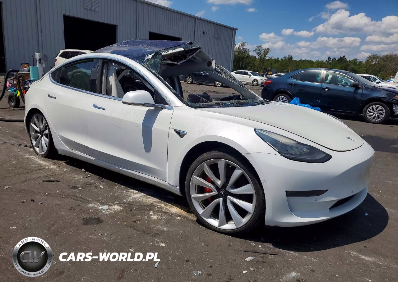 2018 Tesla Model 3 VIN:5YJ3E1EB8JF106522 - 4
