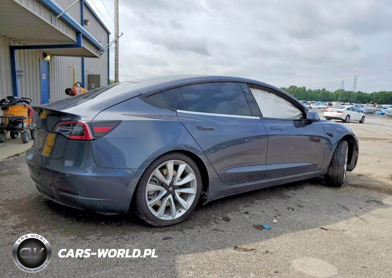 2018 Tesla Model 3 VIN:5YJ3E1EAXJF163215 - 3