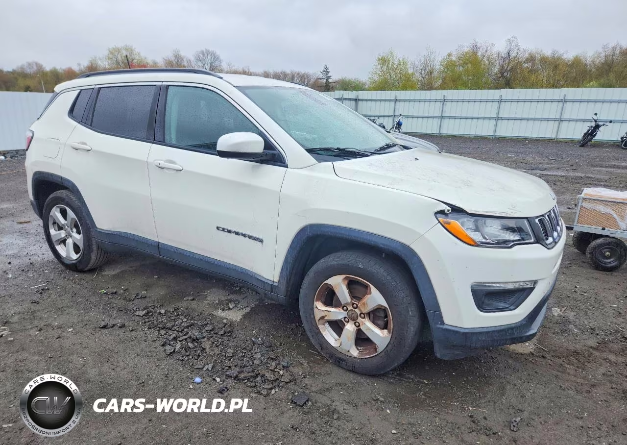 2017 Jeep Compass Latitude VIN:3C4NJCBB5HT653201 - 4