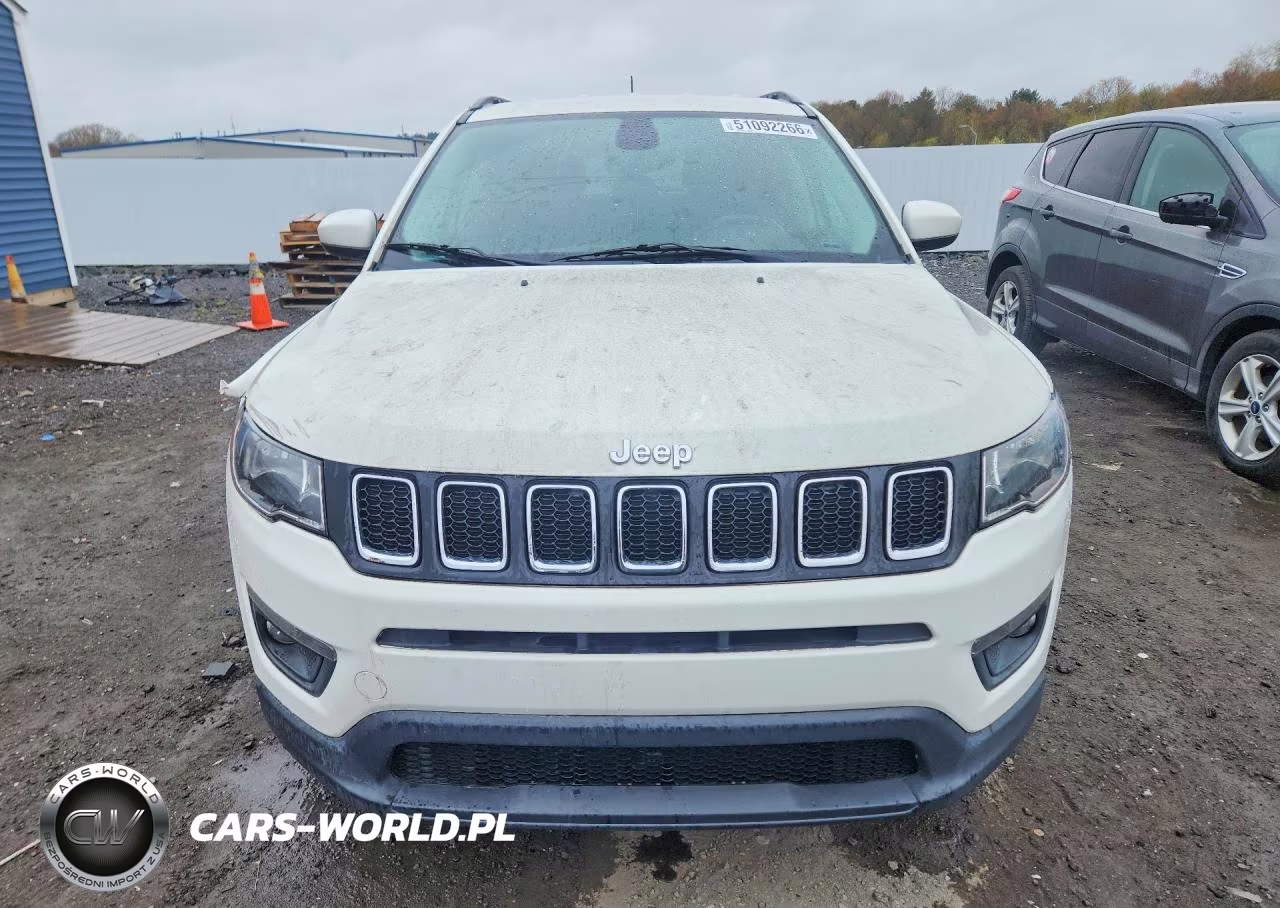 2017 Jeep Compass Latitude VIN:3C4NJCBB5HT653201 - 5
