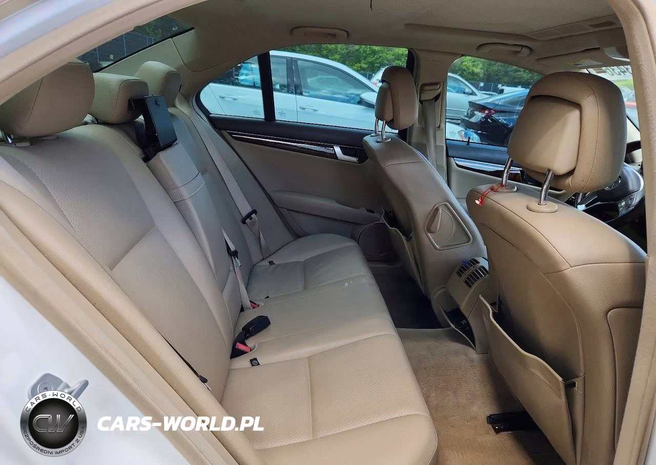 2013 Mercedes-Benz C 250 VIN:WDDGF4HB7DR280825 - 10