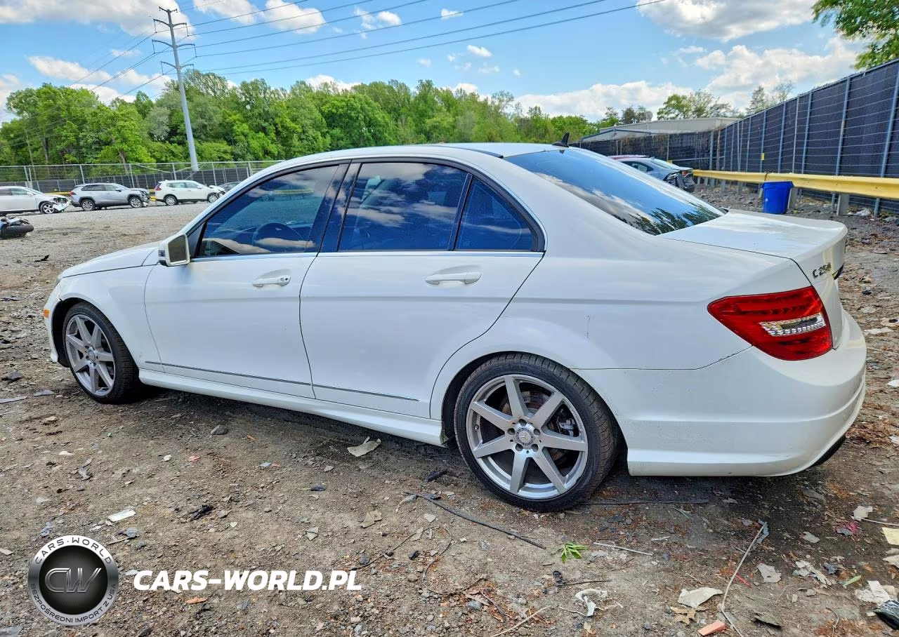 2013 Mercedes-Benz C 250 VIN:WDDGF4HB7DR280825 - 2