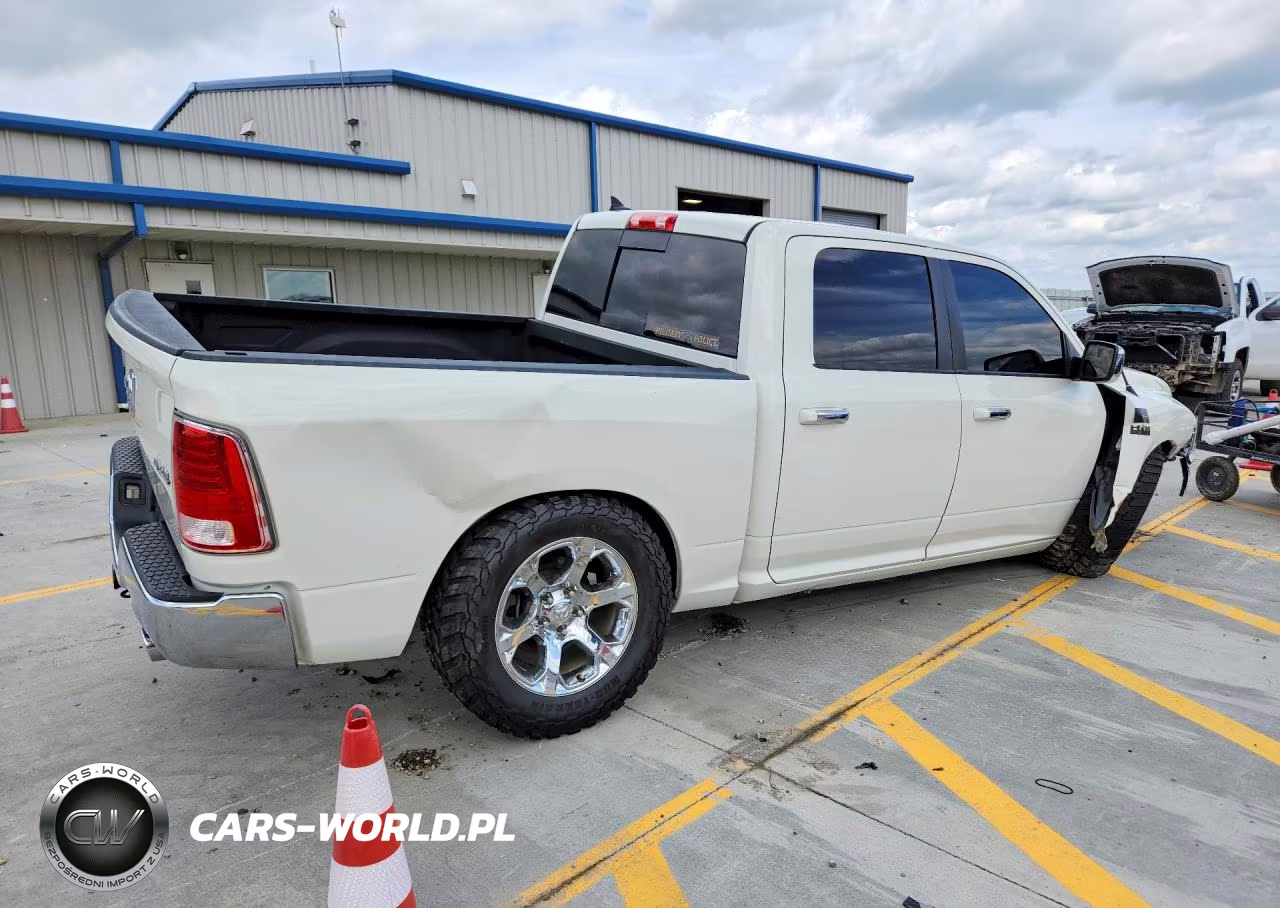 2016 Ram 1500 Laramie VIN:1C6RR7NTXGS314754 - 3