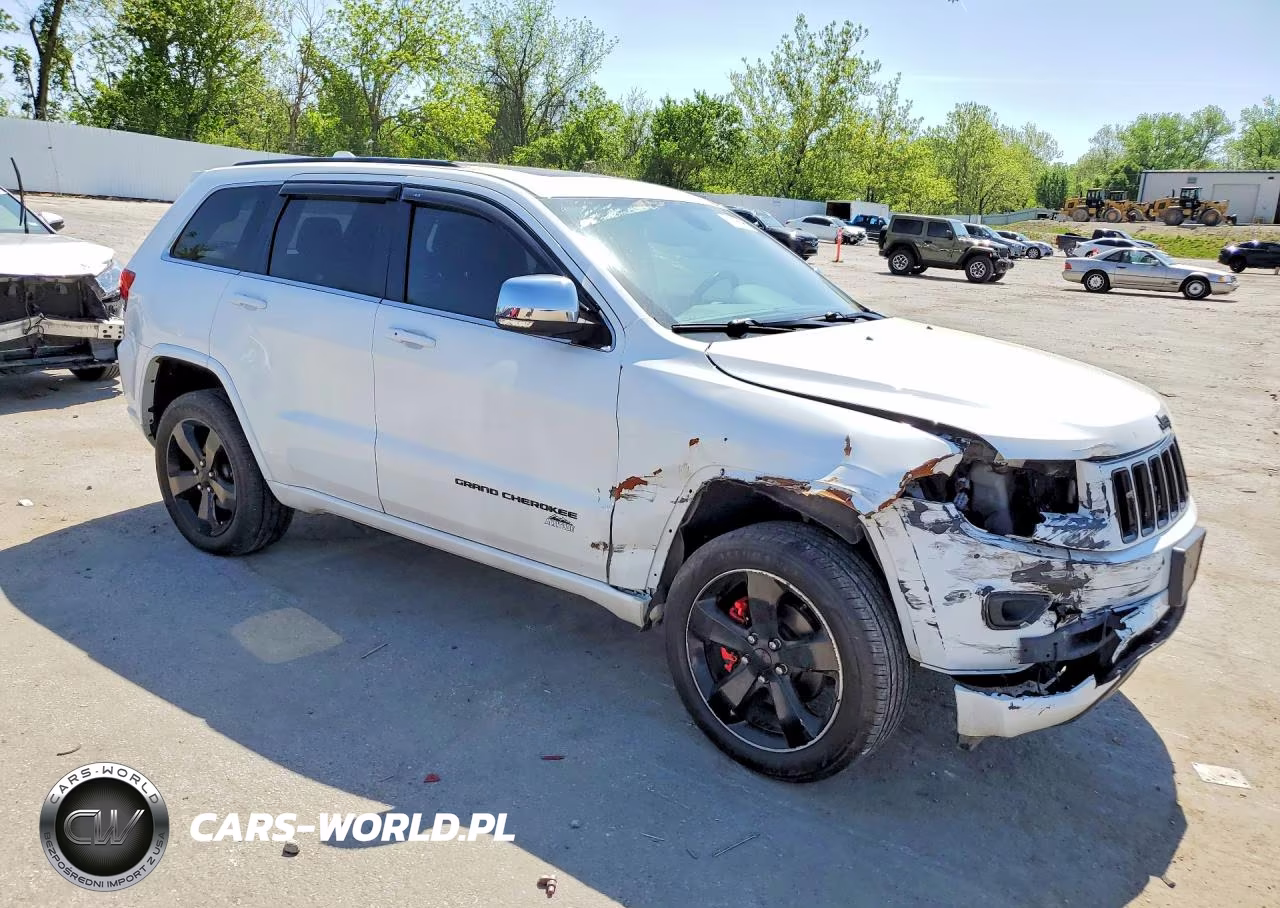 2015 Jeep Grand Cherokee Laredo VIN:1C4RJFAG1FC747925 - 4