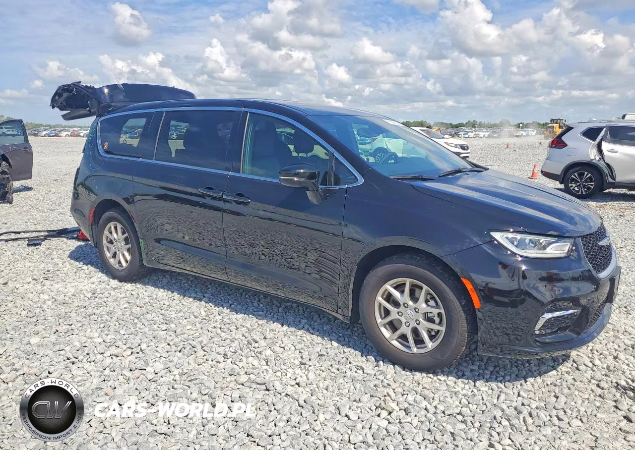 2026 Chrysler Pacifica Select VIN:2C4RC1BG6TR184255 - 4