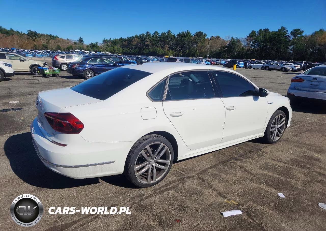 2018 Volkswagen Passat S VIN:1VWAA7A31JC032312 - 3