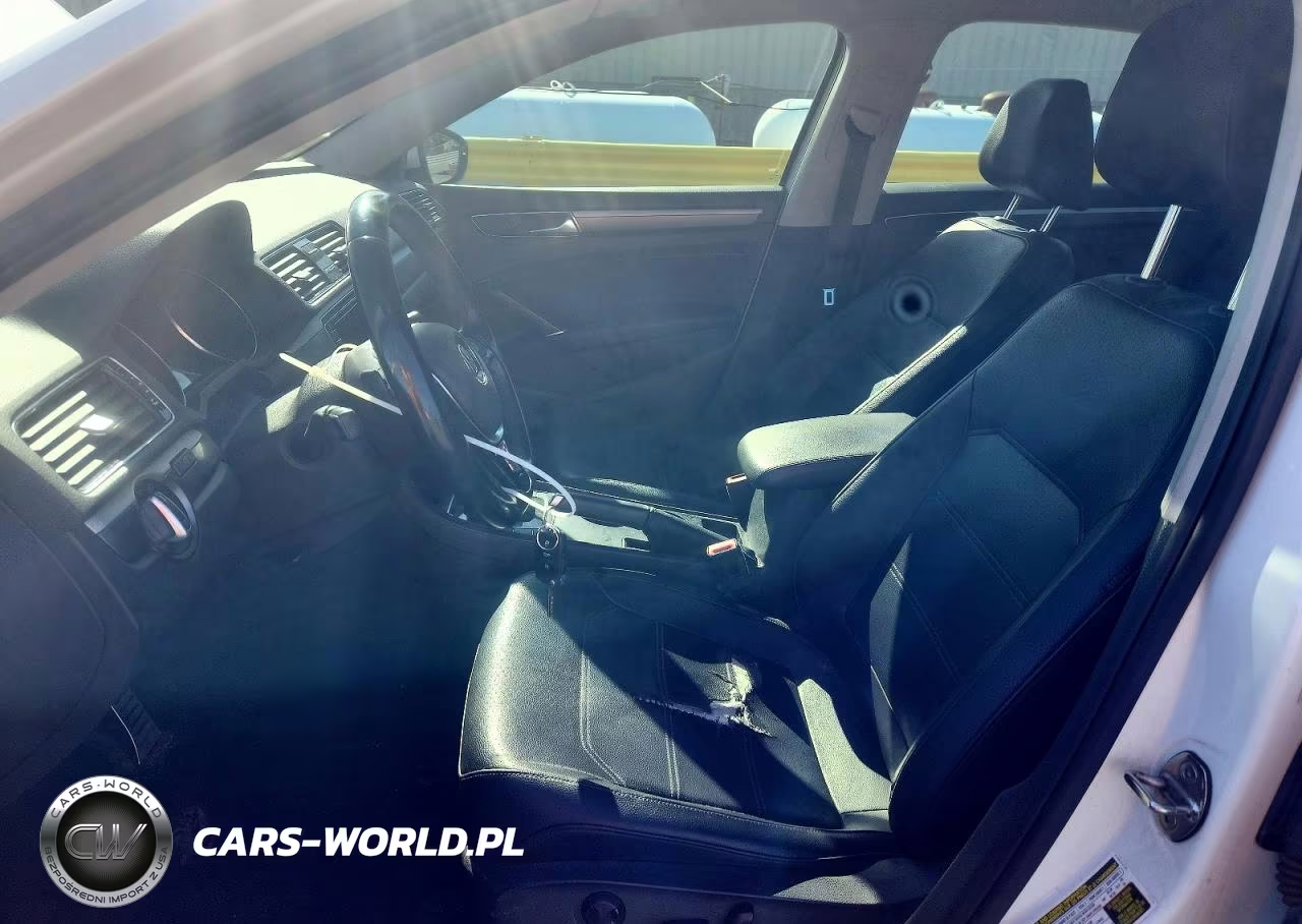 2018 Volkswagen Passat S VIN:1VWAA7A31JC032312 - 7