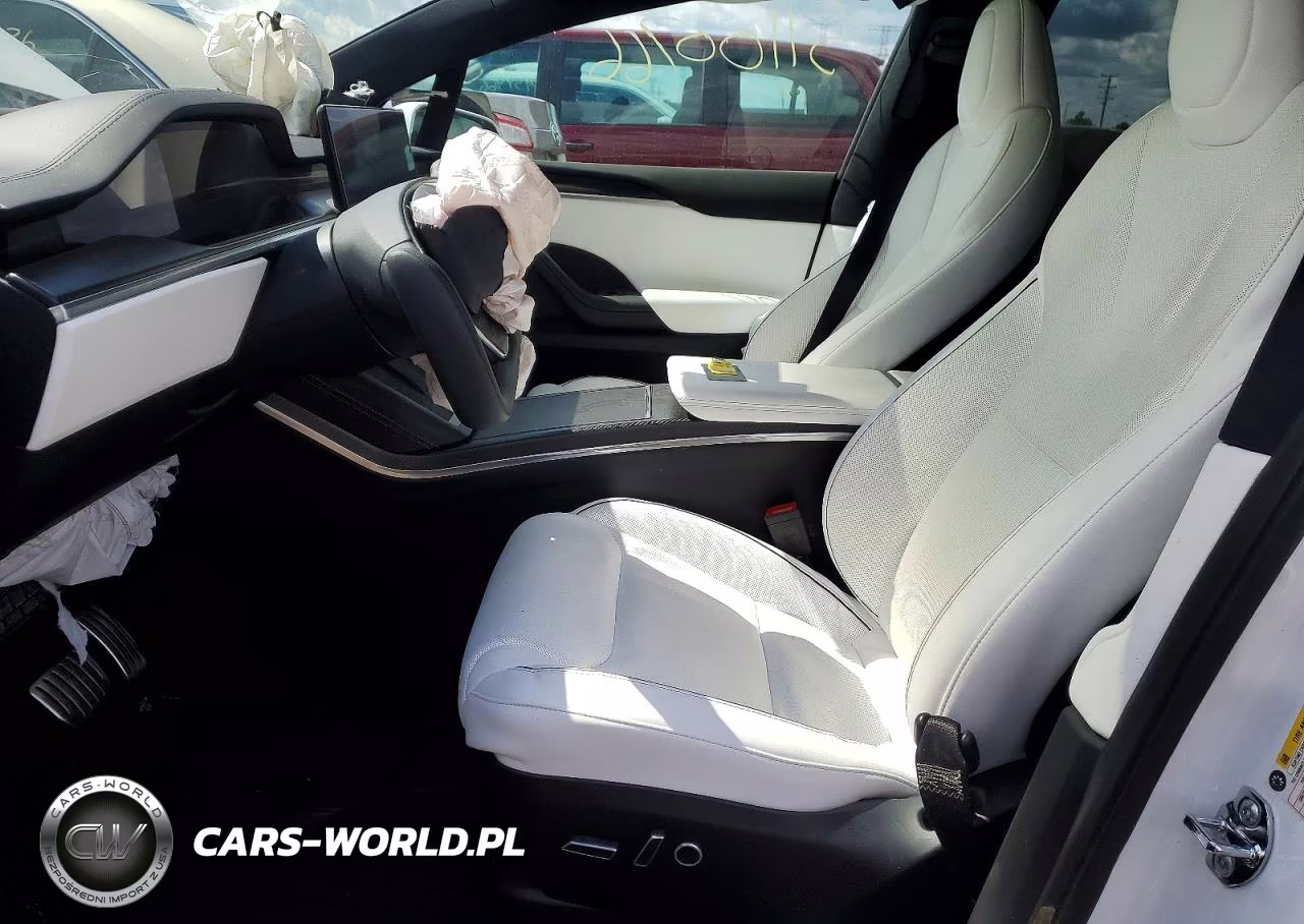 2022 Tesla Model X VIN:7SAXCBE66NF339890 - 7