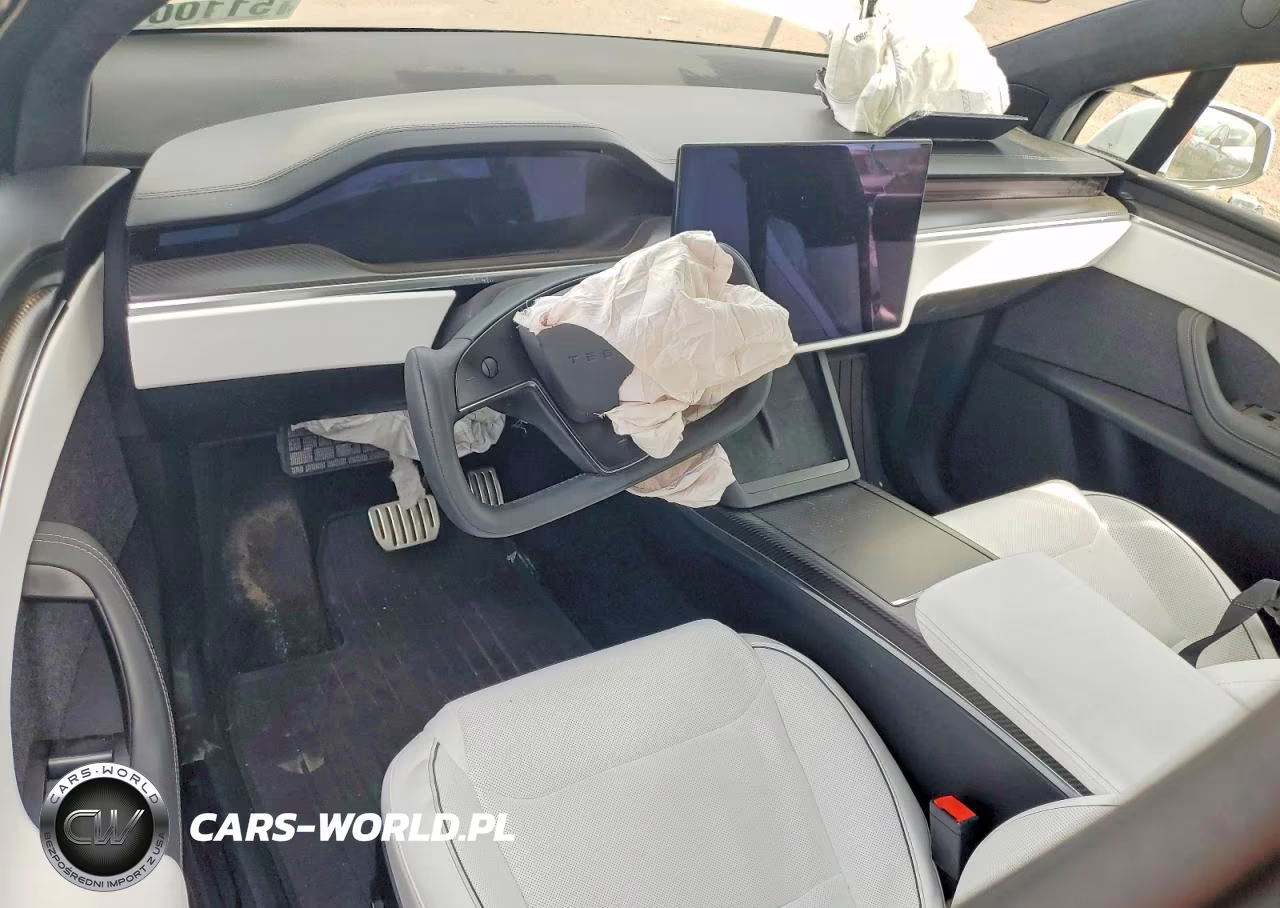 2022 Tesla Model X VIN:7SAXCBE66NF339890 - 8