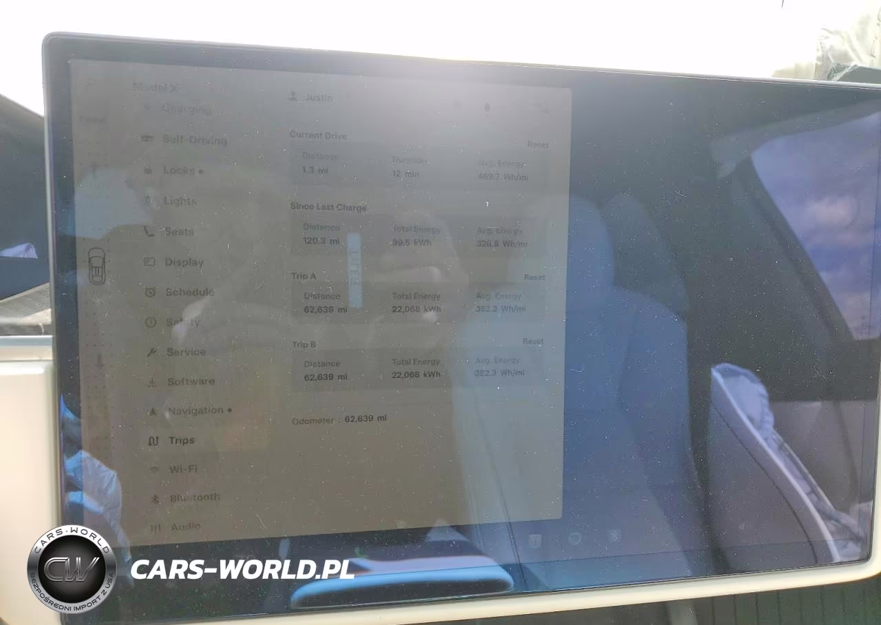 2022 Tesla Model X VIN:7SAXCBE66NF339890 - 9