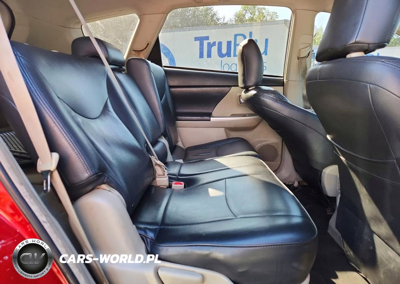 2014 Toyota Prius V Two VIN:JTDZN3EU3EJ007872 - 10