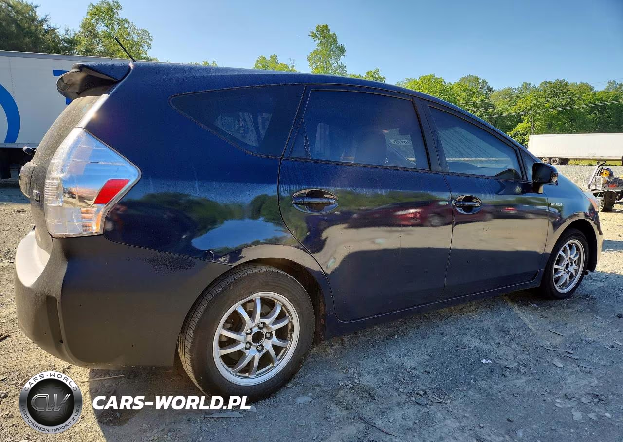 2014 Toyota Prius V Two VIN:JTDZN3EU3EJ007872 - 3