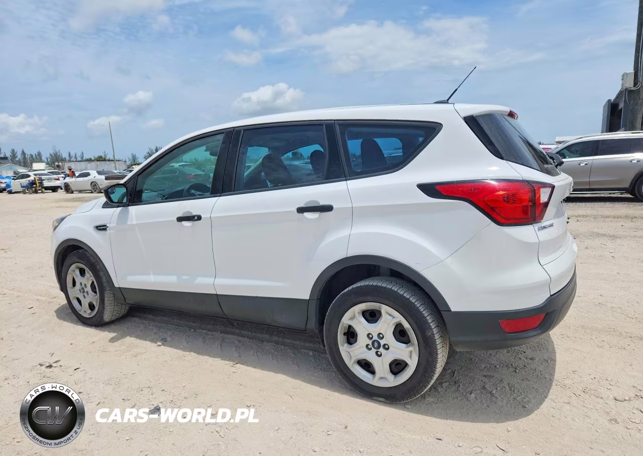 2019 Ford Escape S VIN:1FMCU0F71KUB95247 - 2