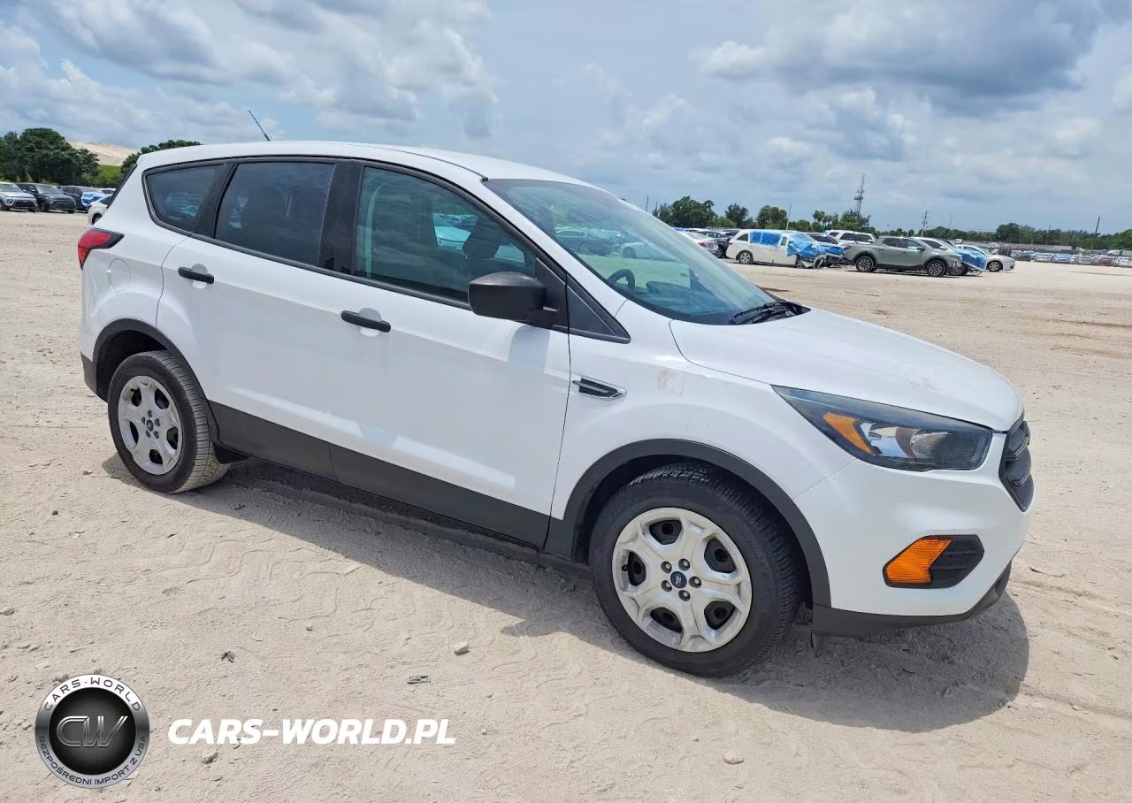2019 Ford Escape S VIN:1FMCU0F71KUB95247 - 4