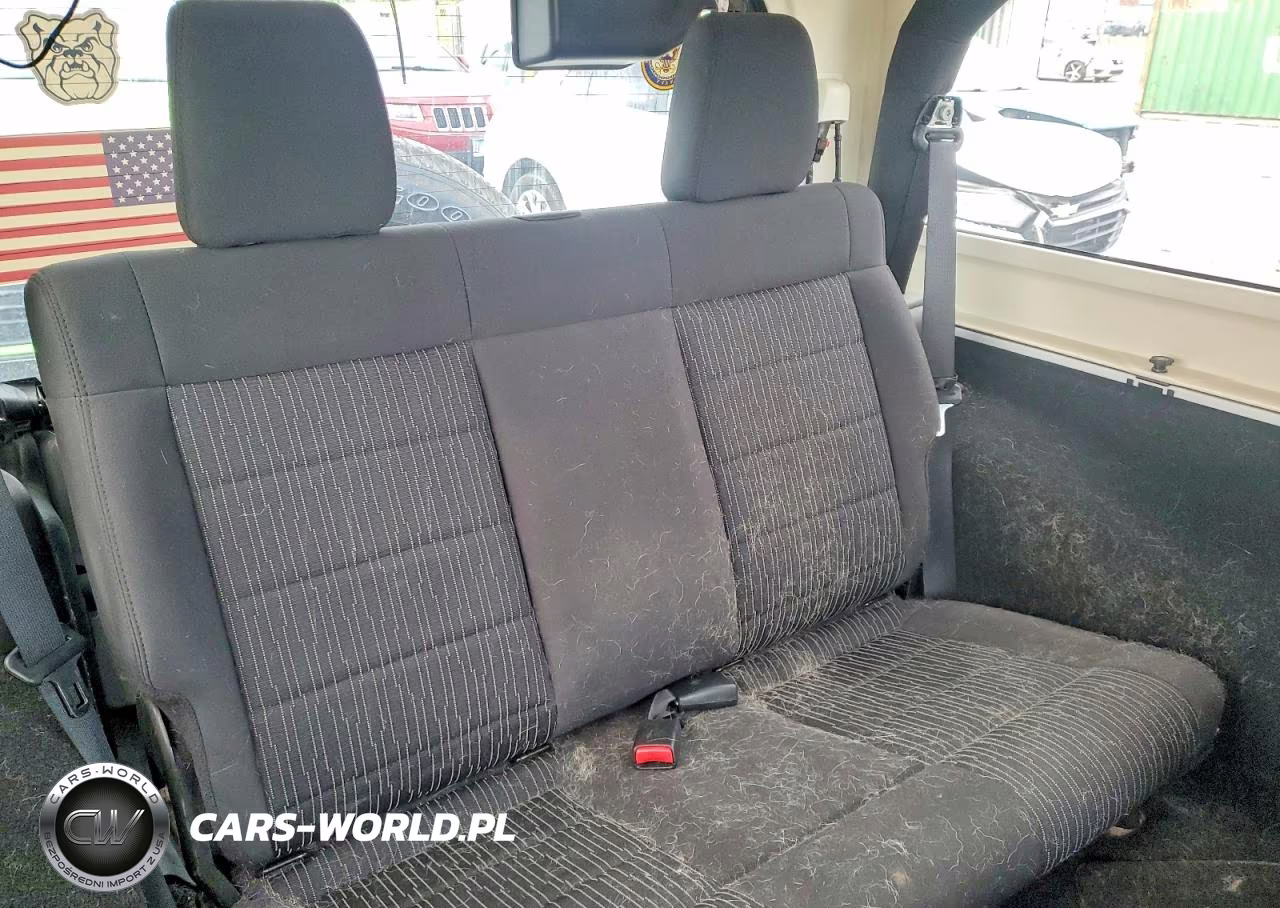 2011 Jeep Wrangler Sport VIN:1J4AA2D18BL557685 - 10