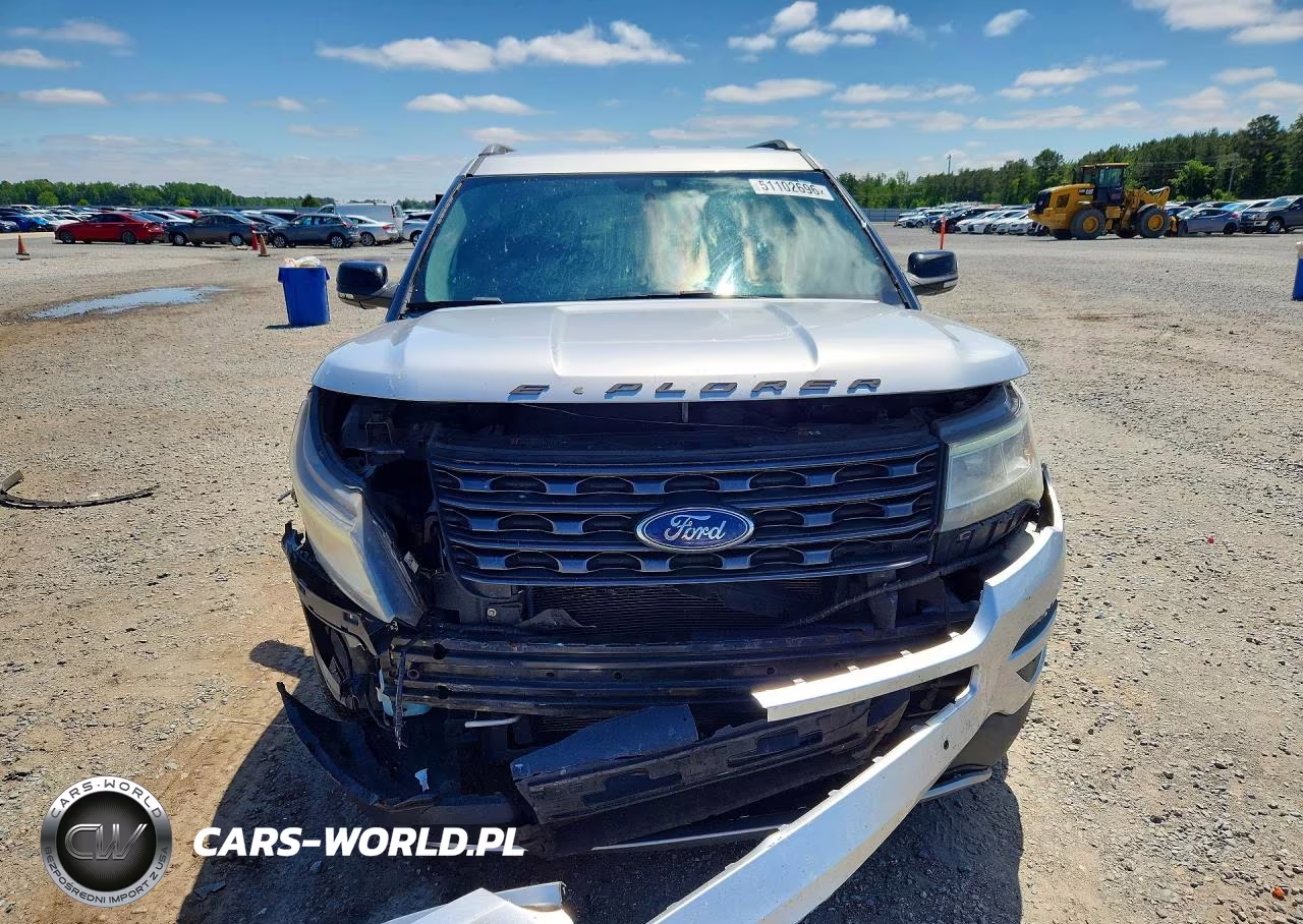 2017 Ford Explorer Xlt VIN:1FM5K7D89HGD15502 - 5