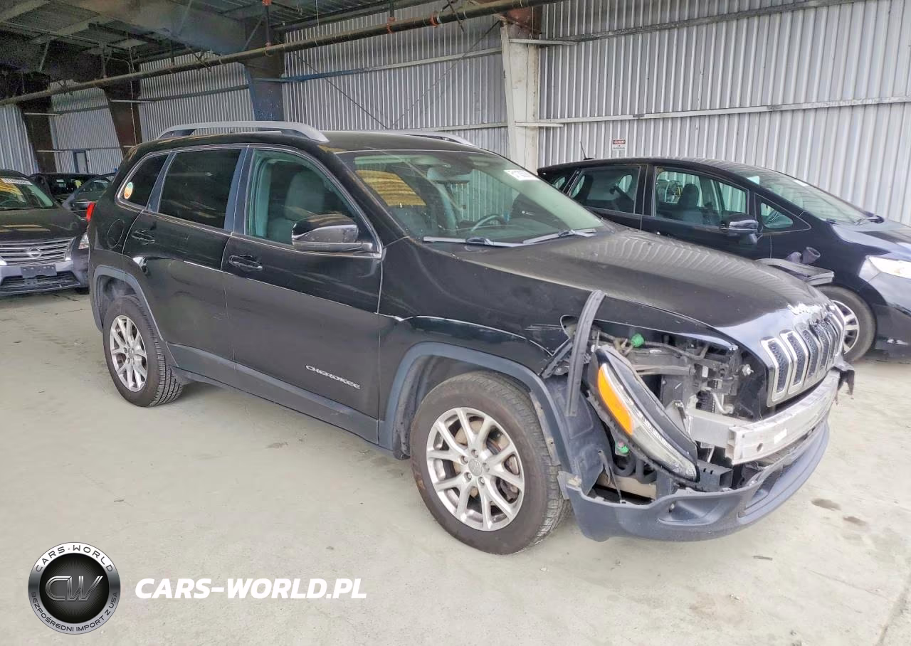 2017 Jeep Cherokee Latitude VIN:1C4PJLCB4HW640988 - 4