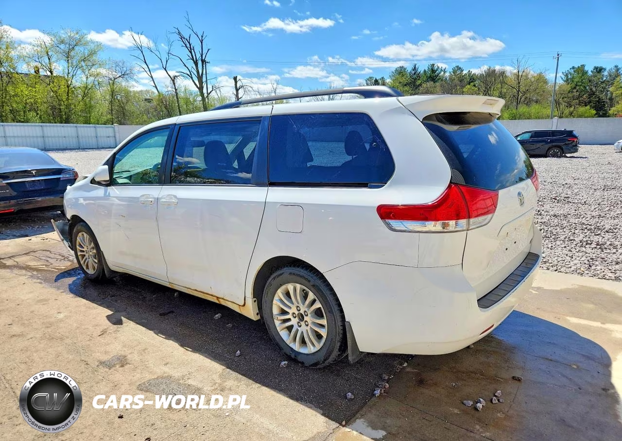 2013 Toyota Sienna Xle 8-Passenger VIN:5TDYK3DC3DS377623 - 2