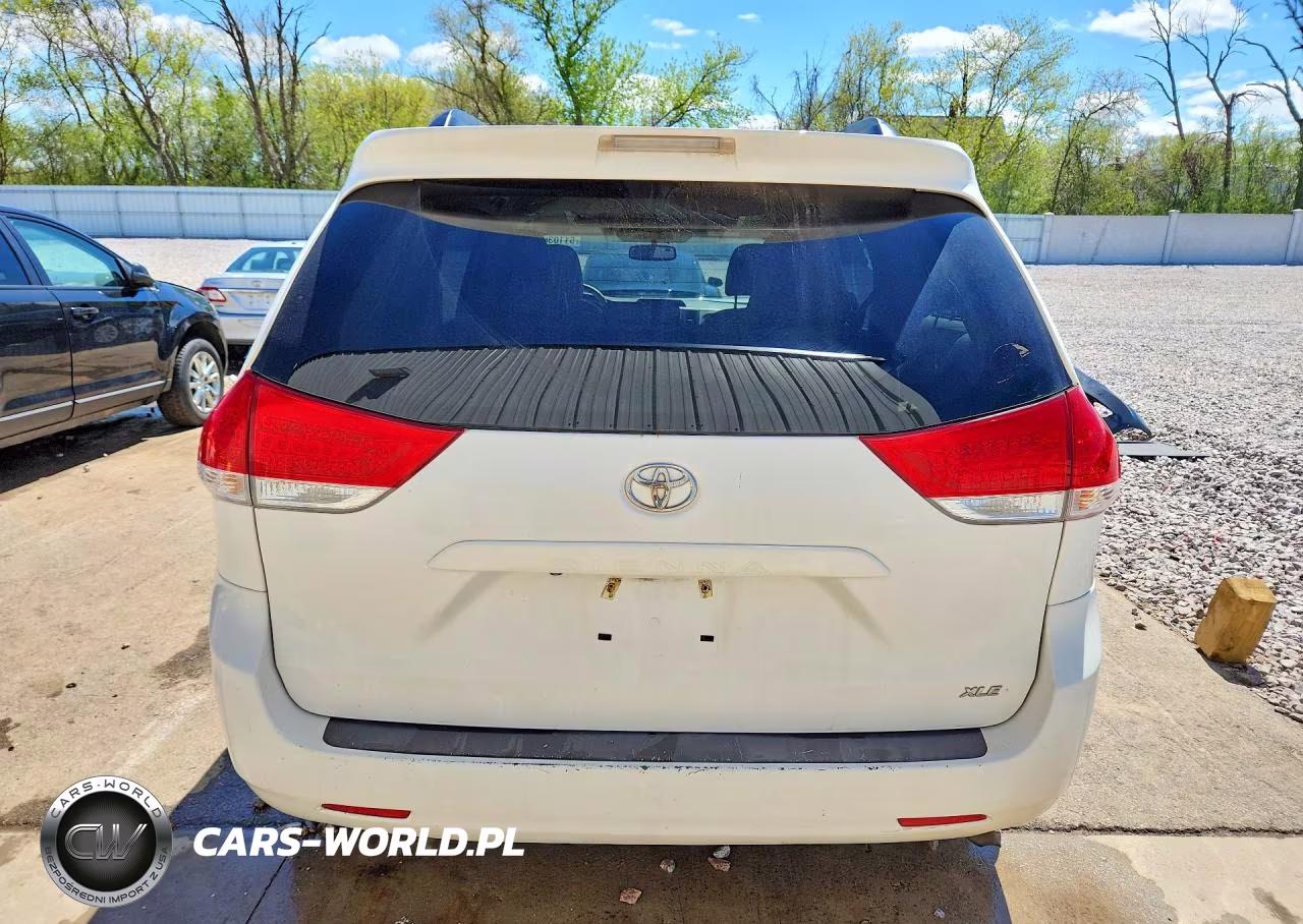 2013 Toyota Sienna Xle 8-Passenger VIN:5TDYK3DC3DS377623 - 6
