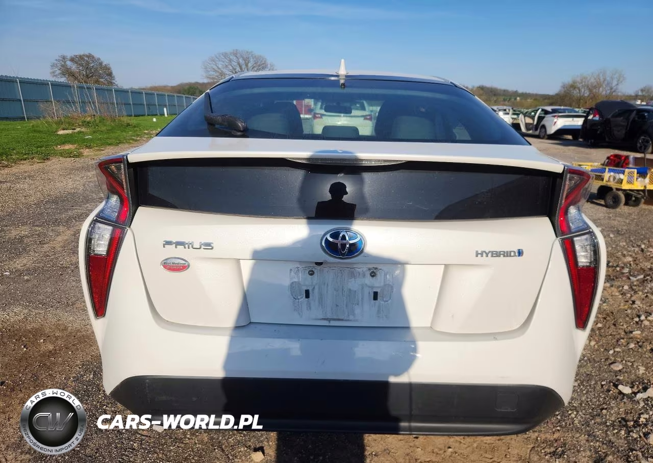 2016 Toyota Prius Two VIN:JTDKBRFU7G3002127 - 6