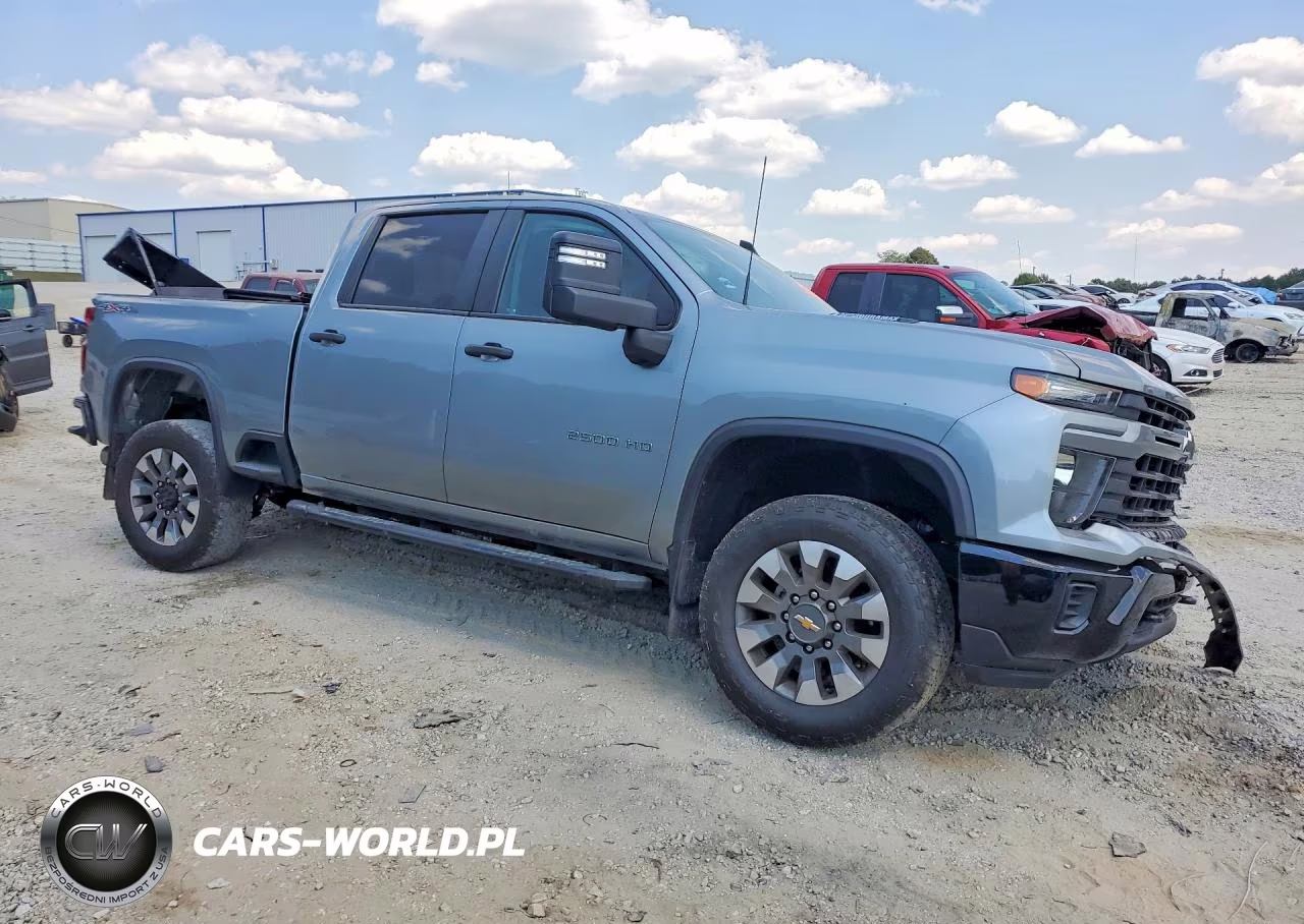 2024 Chevrolet Silverado K2500 Custom VIN:2GC4YMEY3R1115175 - 4