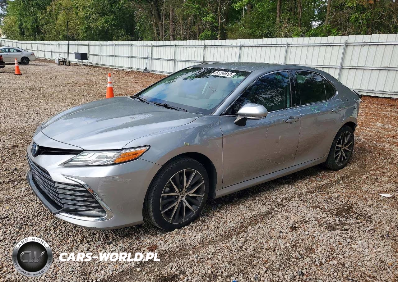 2022 Toyota Camry Xle – zdjęcie 1 z 13