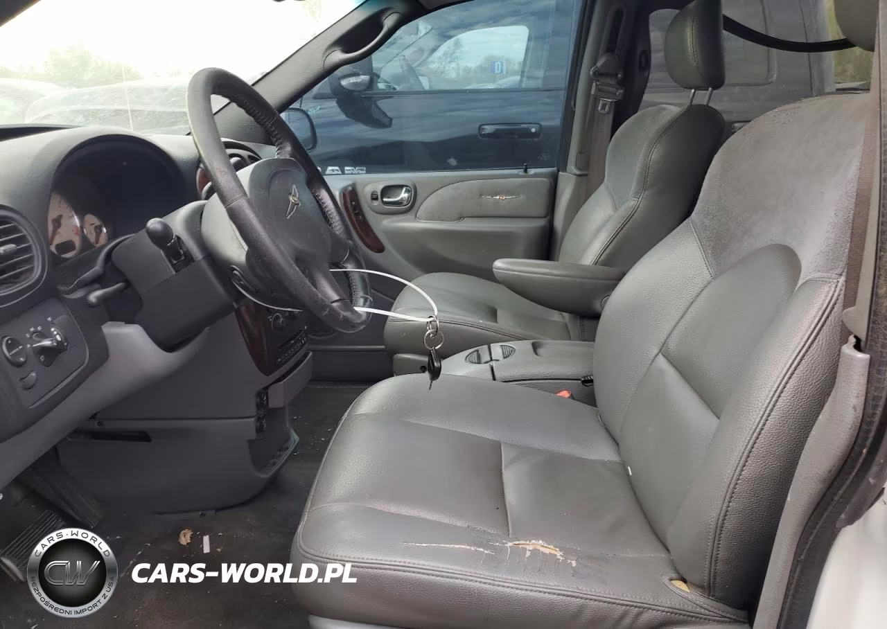 CHRYSLER TOWN & COU VIN:2C8GP64L34R545069 - 7