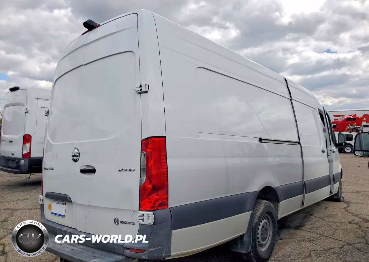2019 Freightliner Sprinter 2500 Delivery Van VIN:W2Y4EDHY0KT017367 - 3