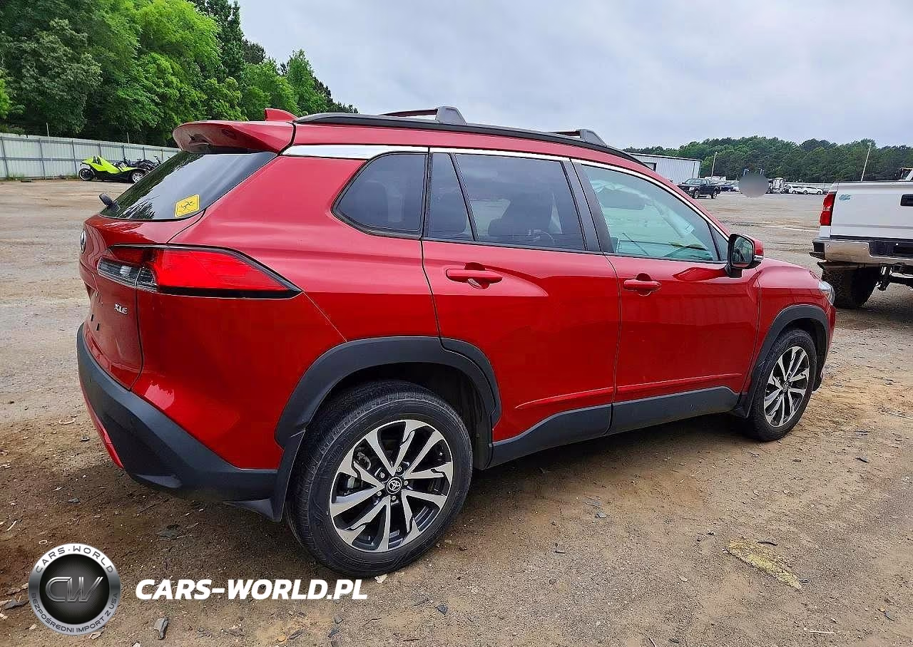 2023 Toyota Corolla Cross Xle VIN:7MUEAAAG9PV045021 - 3
