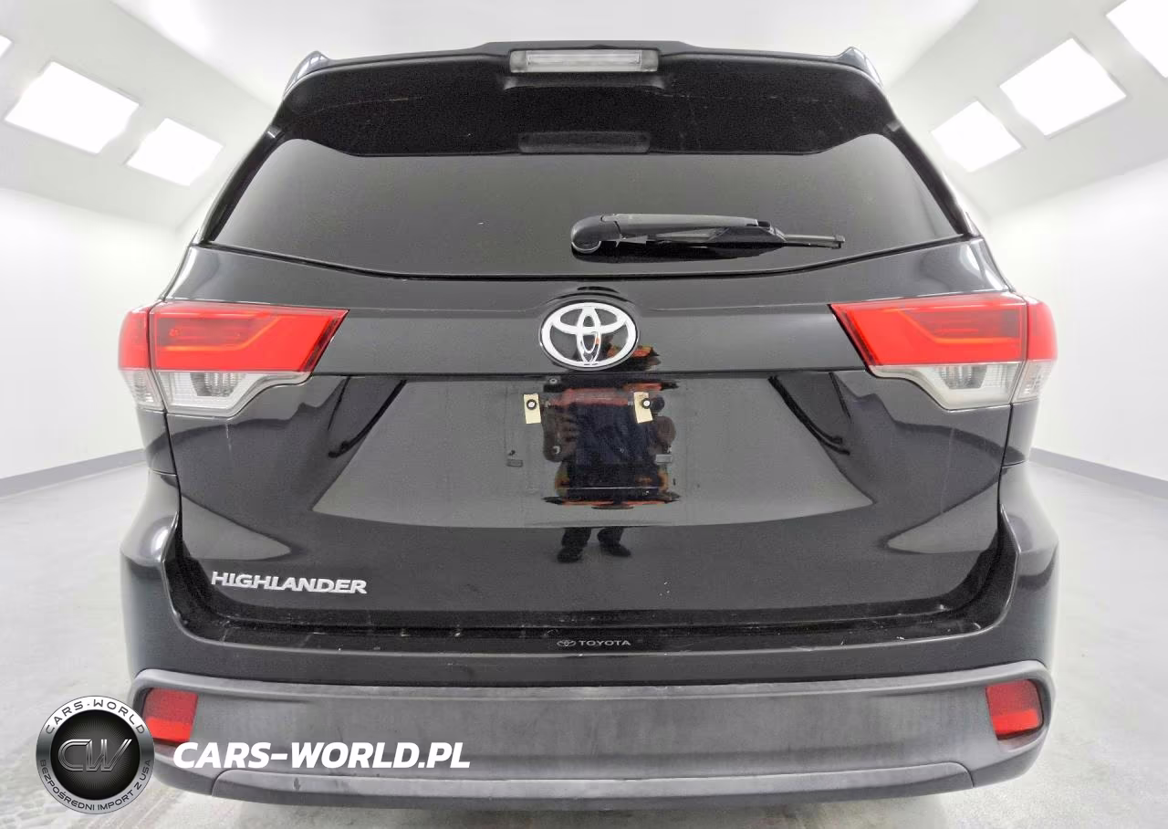 2019 Toyota Highlander Le VIN:5TDZARFH7KS056426 - 6