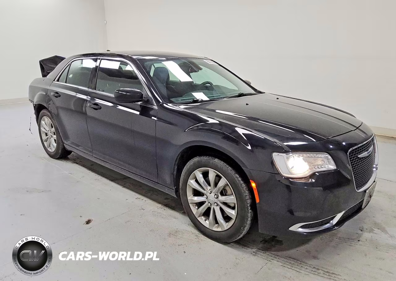 2022 Chrysler 300 Touring VIN:2C3CCARG0NH205531 - 4