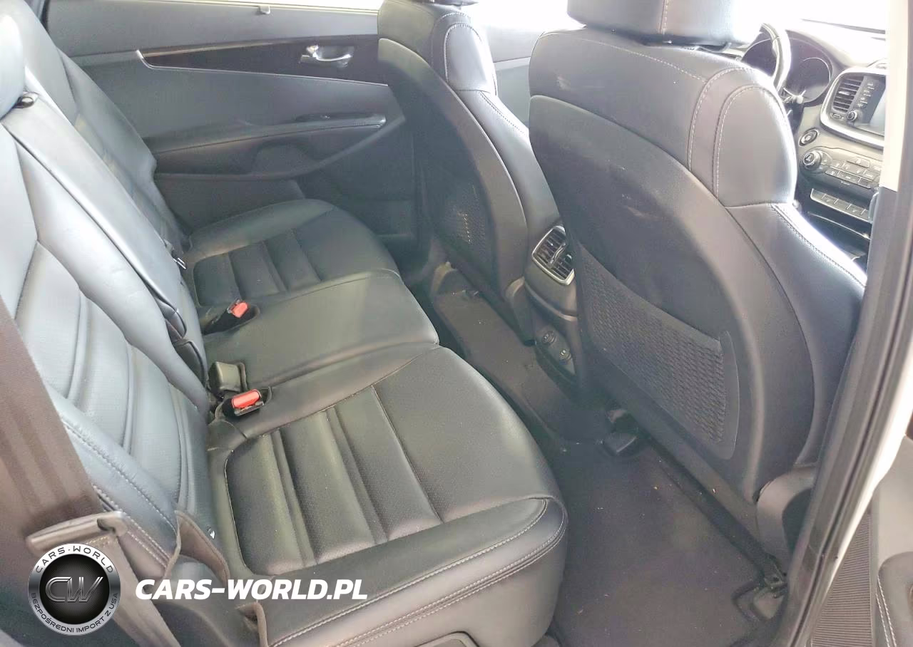 2018 Kia Sorento Ex VIN:5XYPHDA18JG349070 - 11