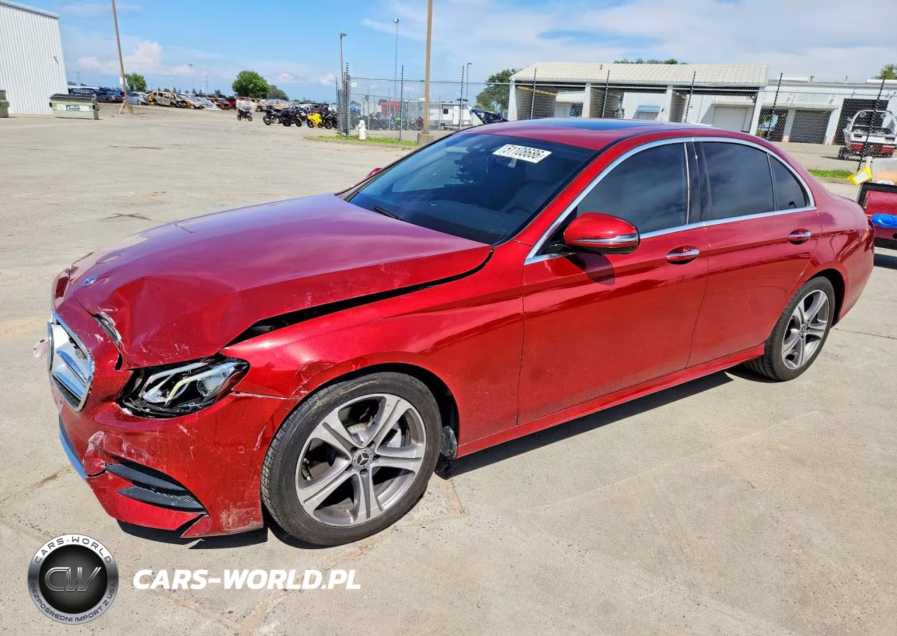 2019 Mercedes-Benz E 300 – zdjęcie 1 z 12