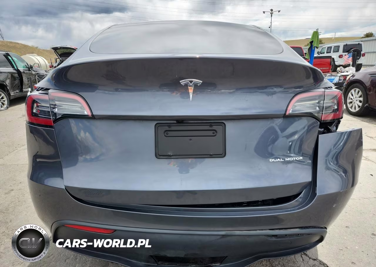 2023 Tesla Model Y VIN:7SAYGAEE9PF865251 - 6