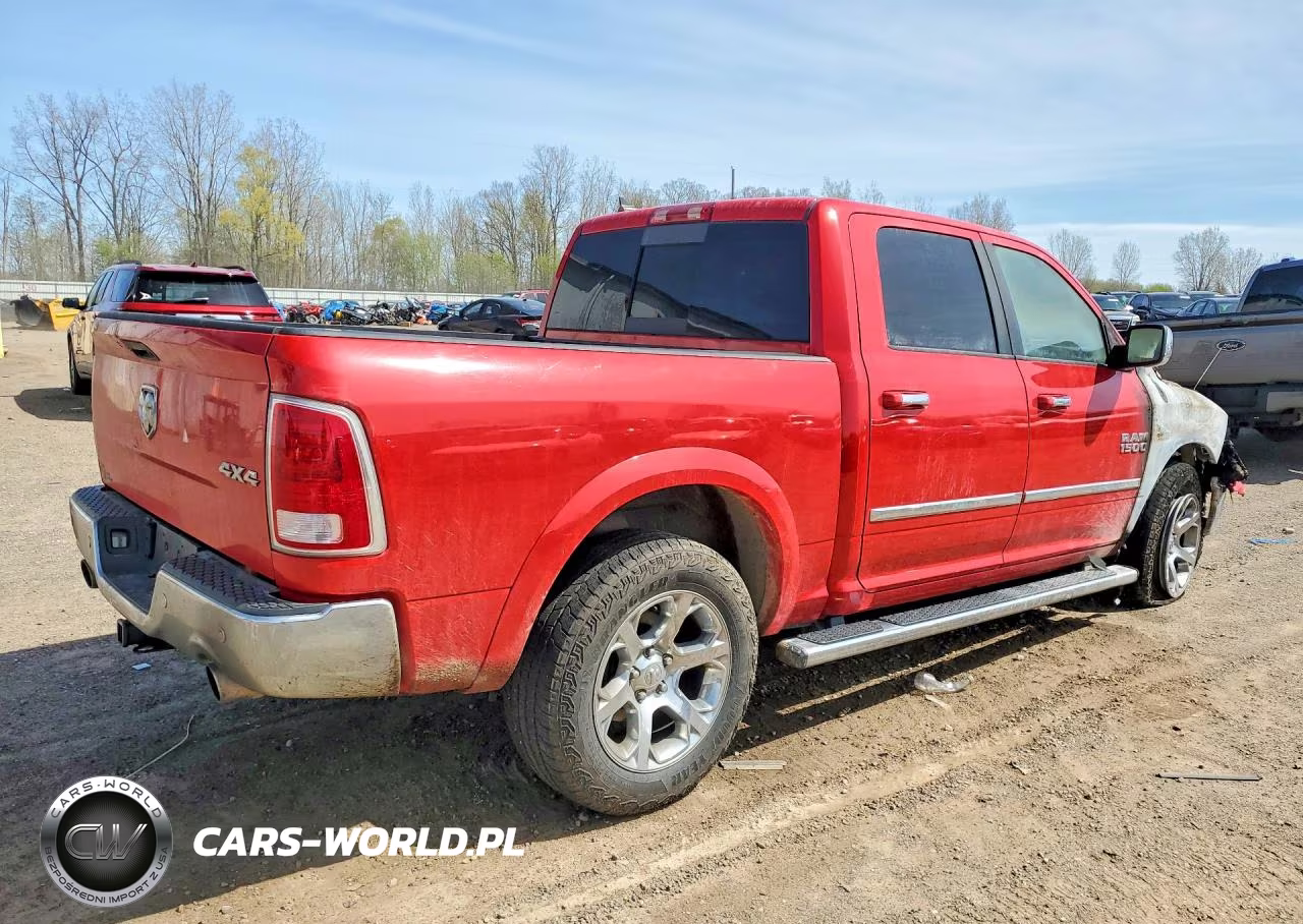 2018 Ram 1500 Laramie VIN:1C6RR7NM5JS338525 - 3