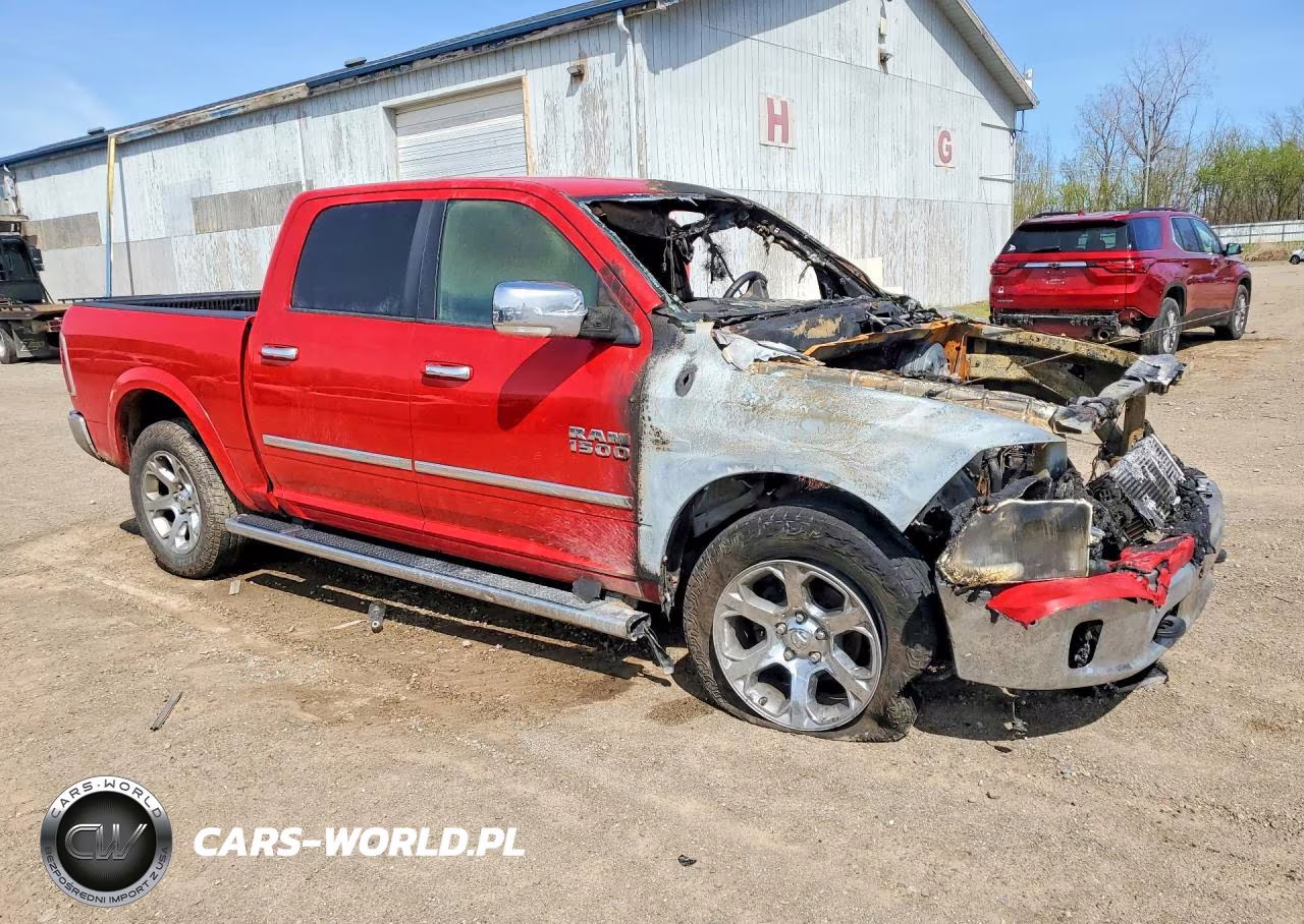 2018 Ram 1500 Laramie VIN:1C6RR7NM5JS338525 - 4