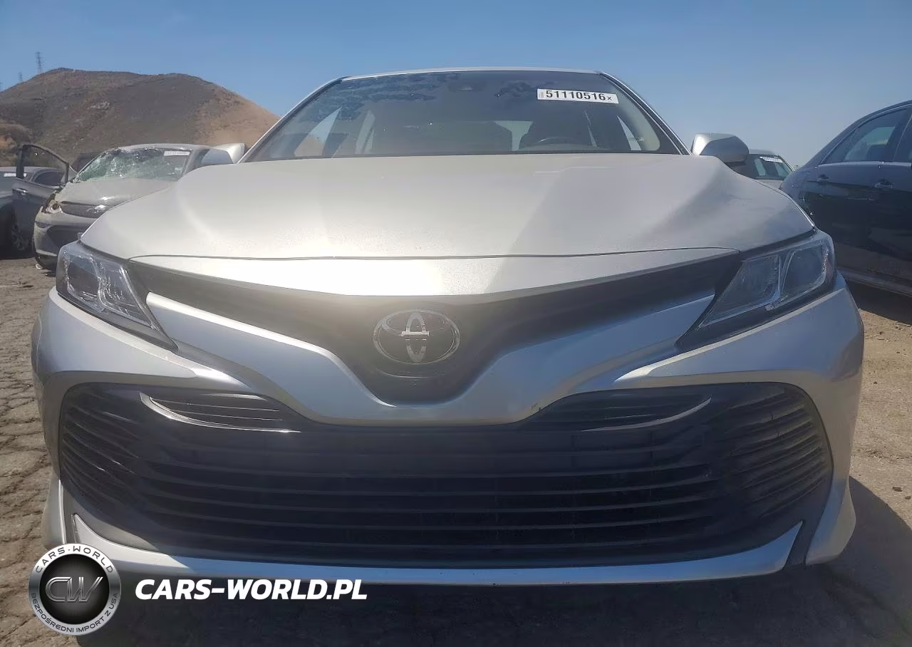 2018 Toyota Camry Le VIN:JTNB11HK4J3016800 - 5
