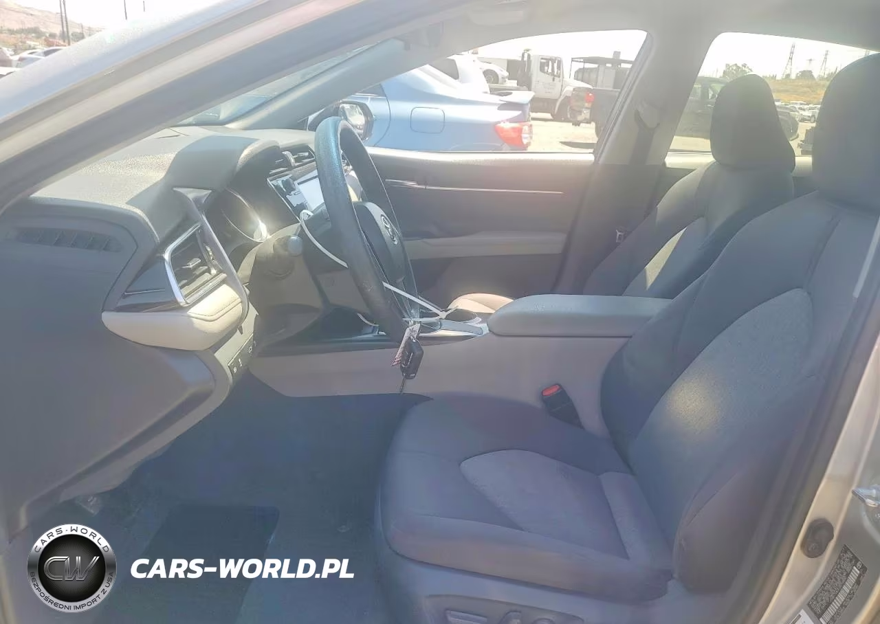 2018 Toyota Camry Le VIN:JTNB11HK4J3016800 - 7