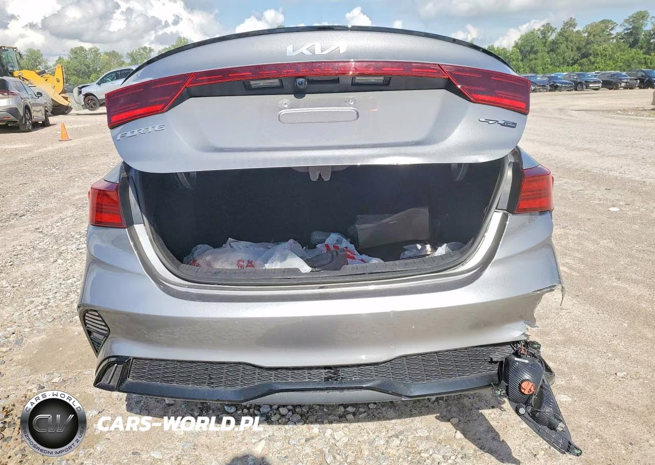 2023 Kia Forte Gt Line VIN:3KPF54AD0PE663235 - 6
