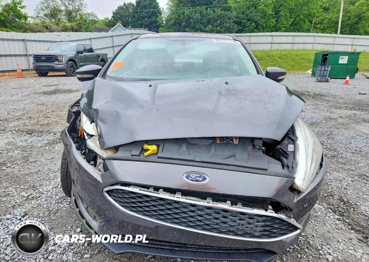 2017 Ford Focus Se VIN:1FADP3F25HL305839 - 5