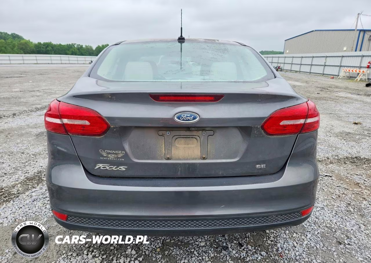 2017 Ford Focus Se VIN:1FADP3F25HL305839 - 6