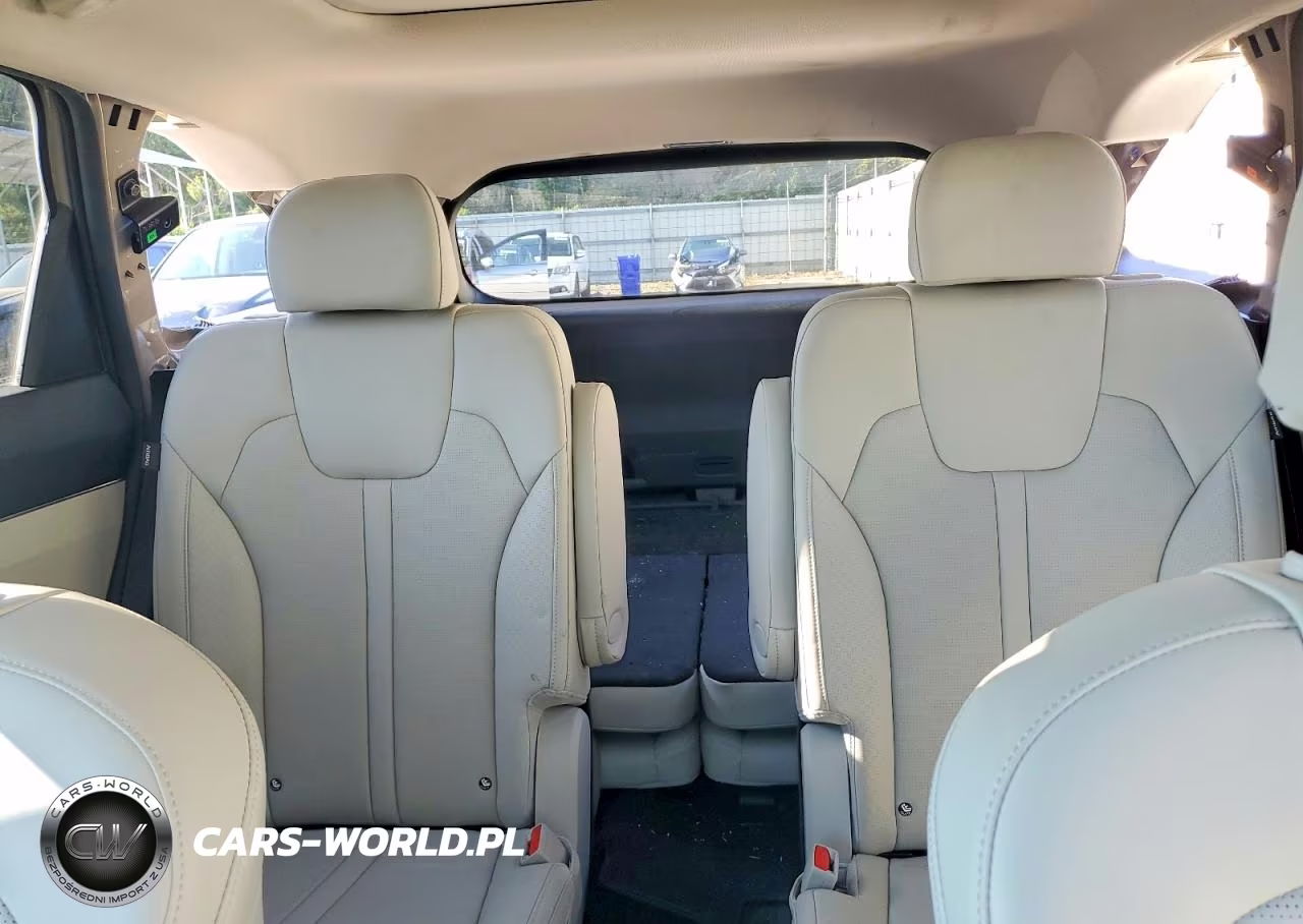 2025 Kia Sorento X-Line Ex VIN:5XYRHDJF6SG313531 - 10