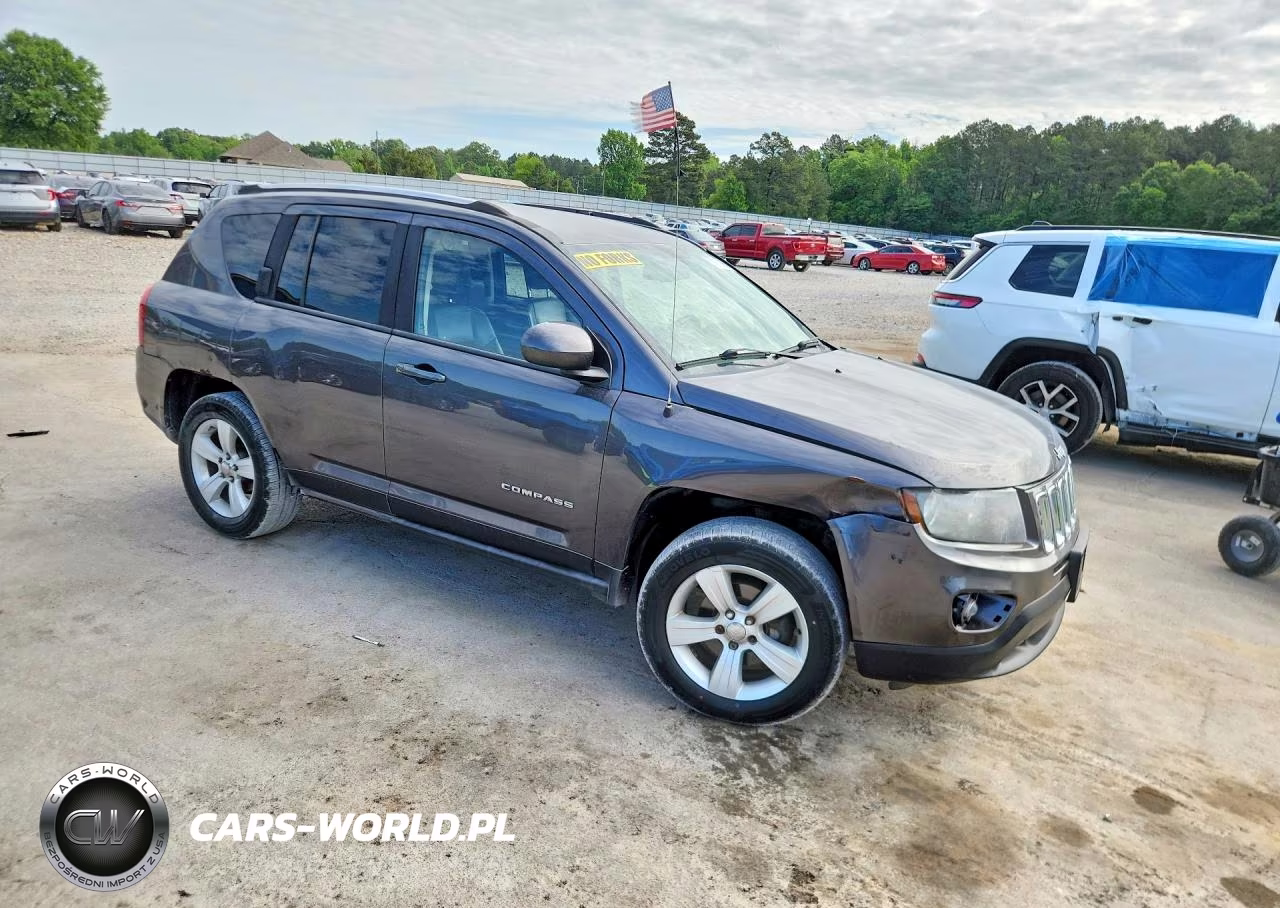 2014 Jeep Compass Latitude VIN:1C4NJDEB1ED884955 - 4